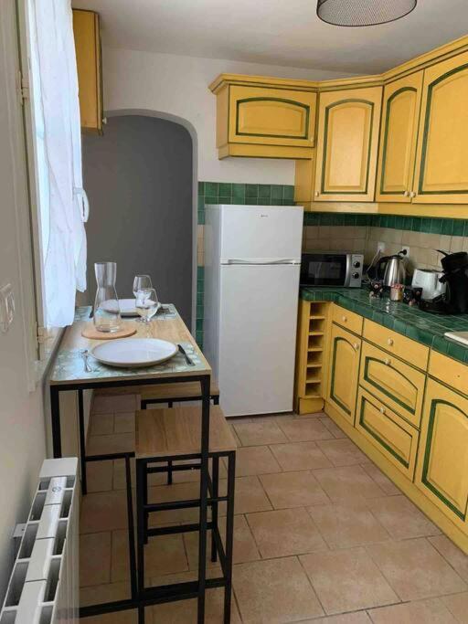 Appartement Avec Cours Gien Eksteriør bilde